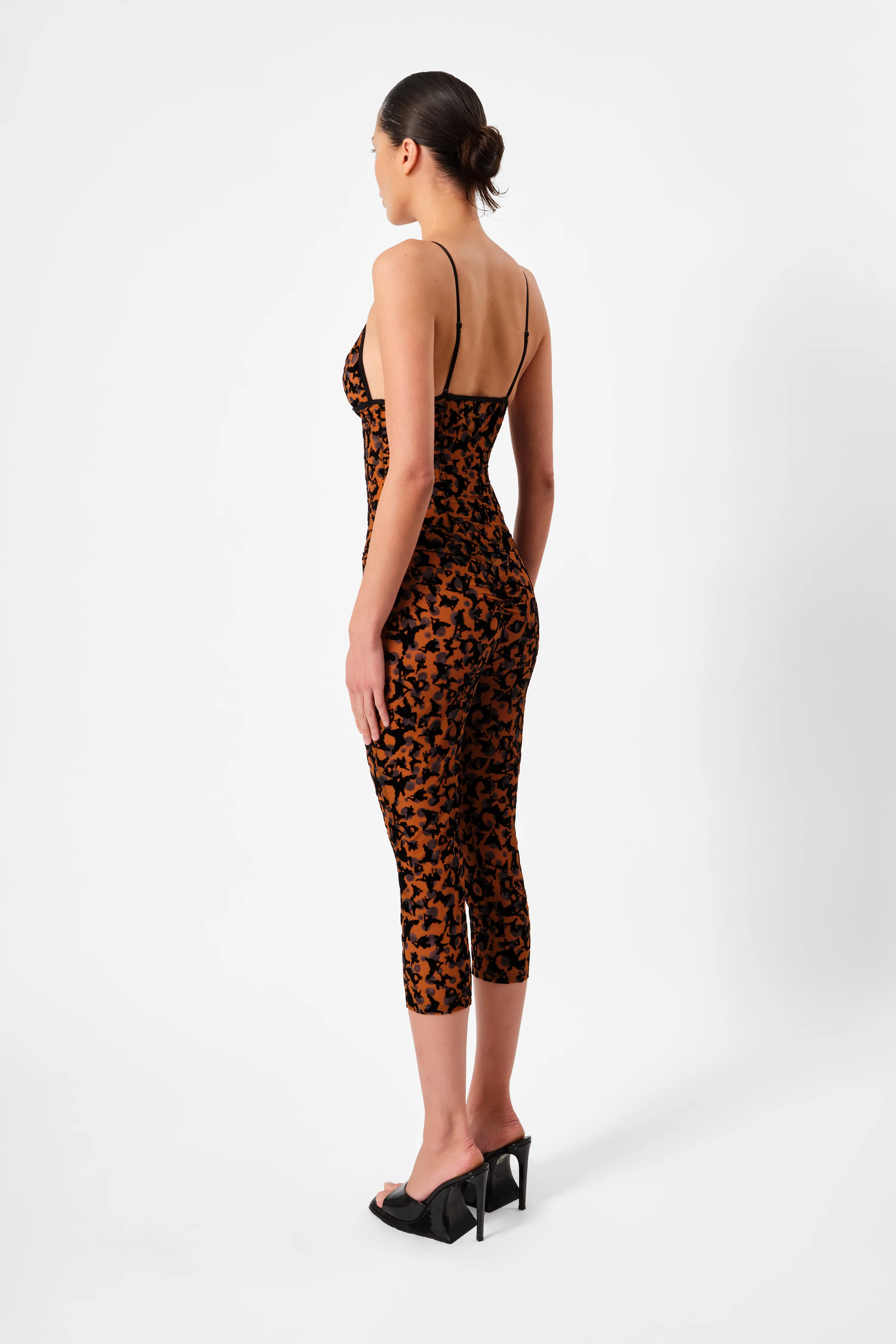 Knockout Capris Chestnut Leopard Print - Image 3
